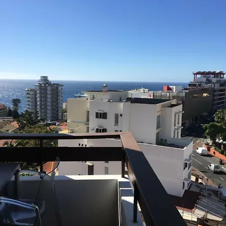 Funchal Sunny Studio Apartment